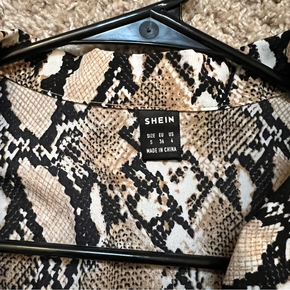 Shein SnakeSkin Button Down Shirt Size small - Picture 4 of 8